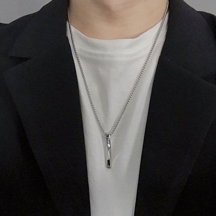 シルバー ネックレス ツイストデザイン シンプル バーペンダント