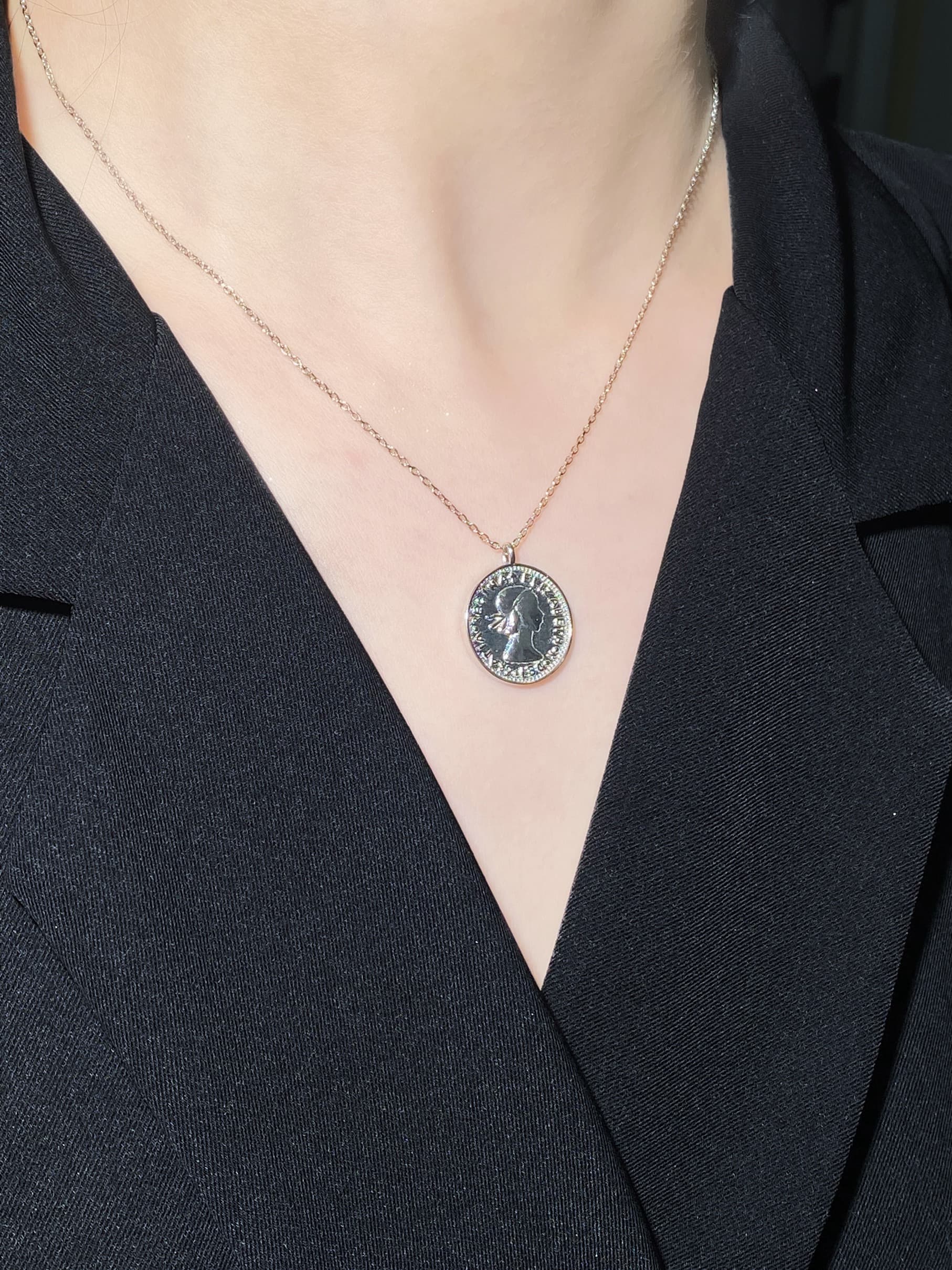 シルバー ネックレス シルバー ネックレス 古代コイン風 横顔レリーフペンダント