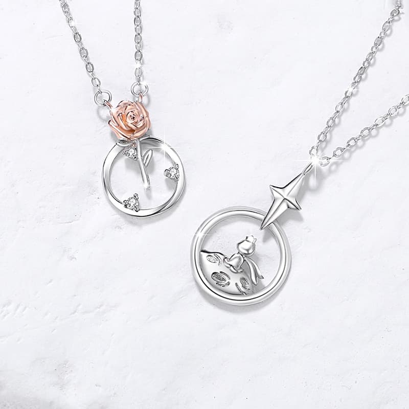 シルバー ネックレス 薔薇と星のダブルリング風ペンダント