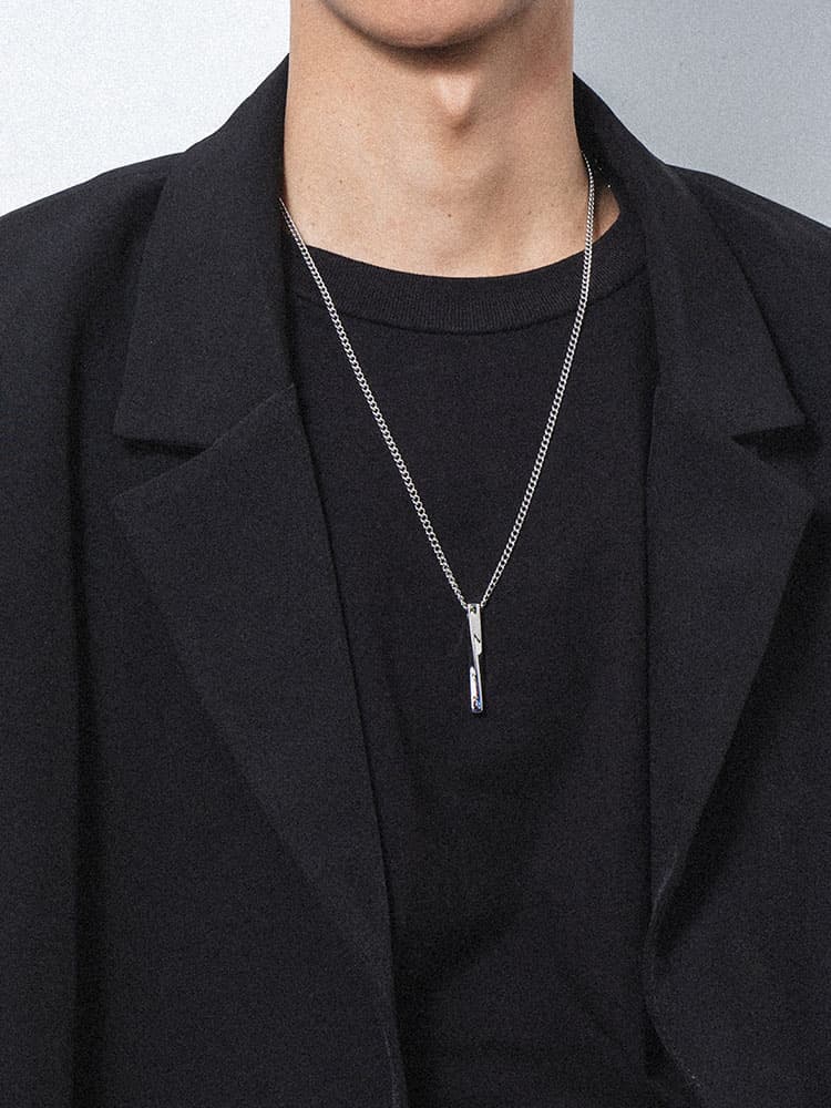 シルバー ネックレス シルバー ネックレス 洗練された縦型バーペンダント