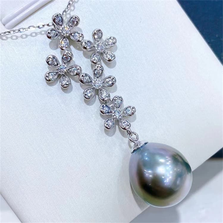 シルバー ネックレス シルバー ネックレス 花咲く真珠のしずくペンダント