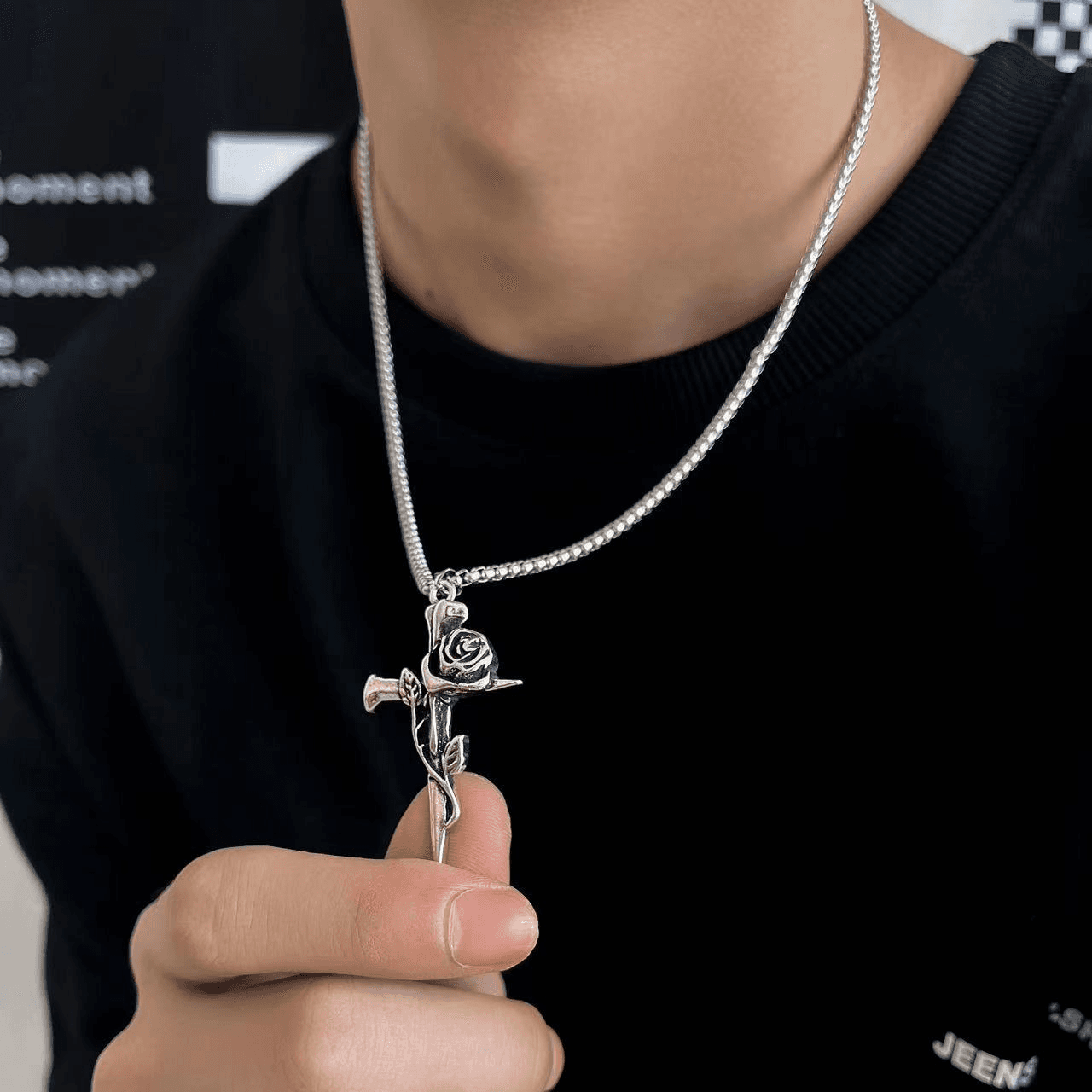 シルバー ネックレス シルバー ネックレス 薔薇の十字架ペンダント
