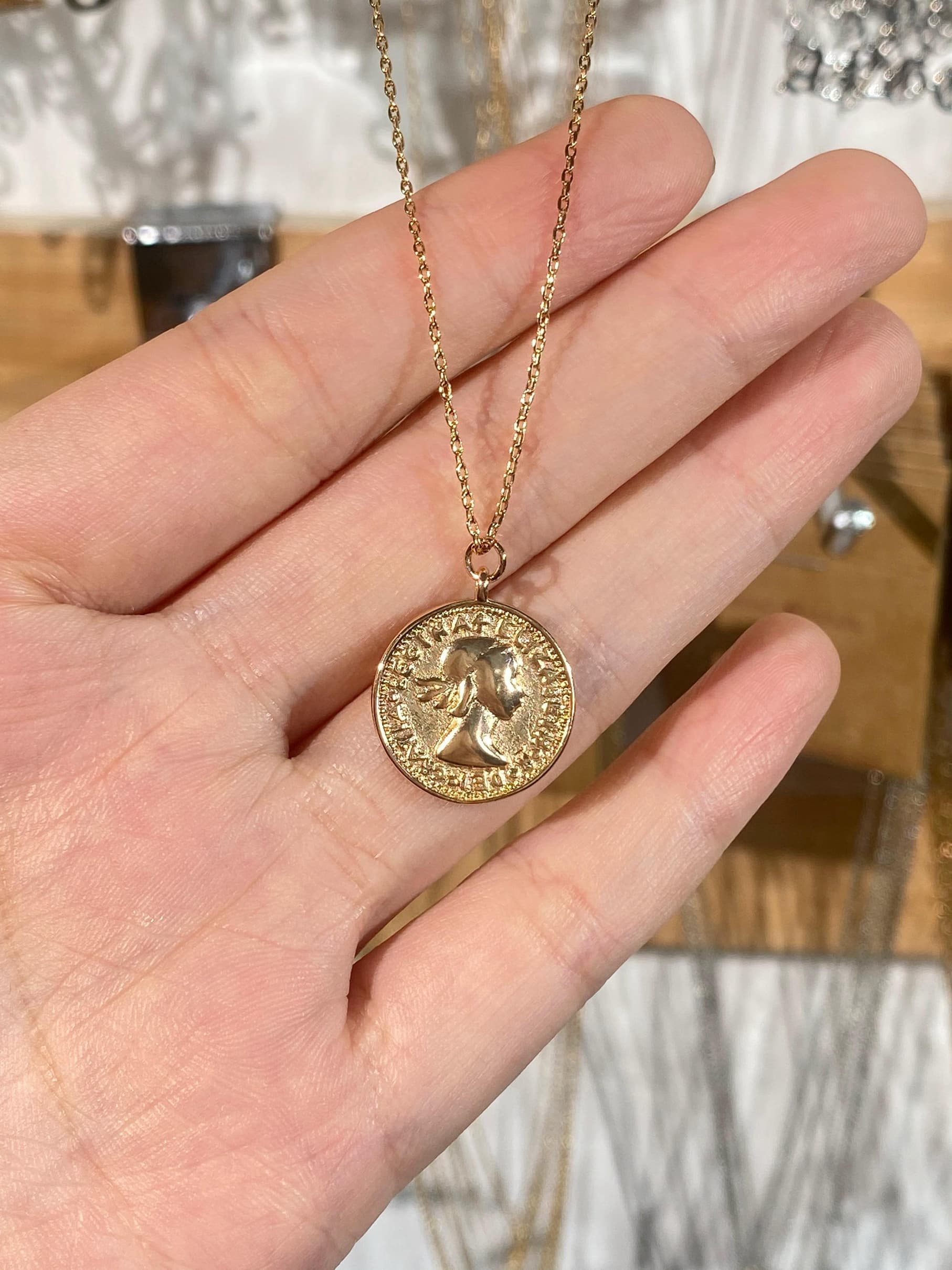 シルバー ネックレス シルバー ネックレス 古代コイン風 横顔レリーフペンダント