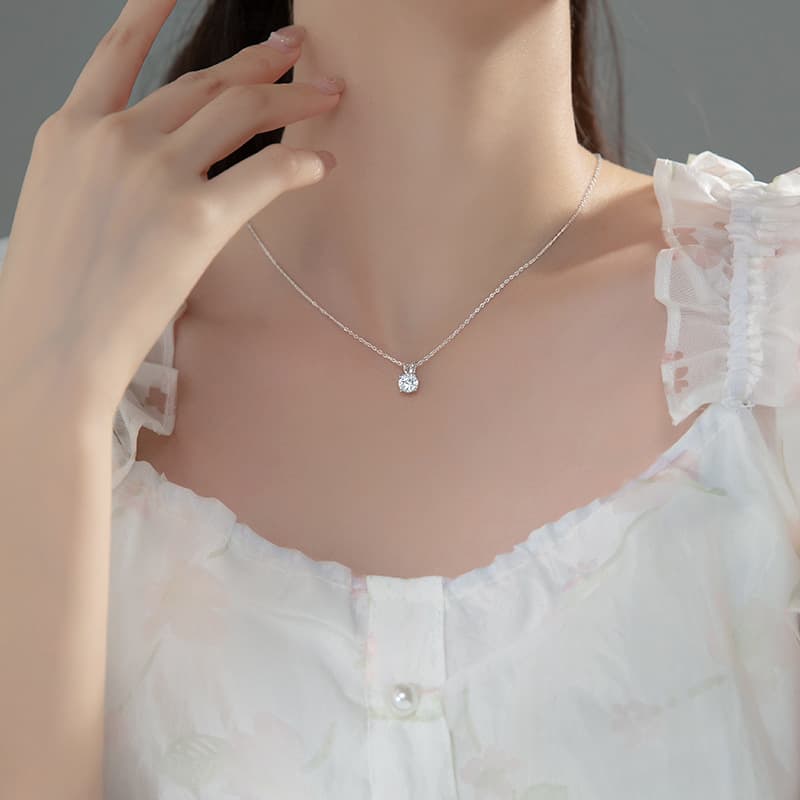 シルバー ネックレス 一粒ダイヤモンド風 上品ペンダント