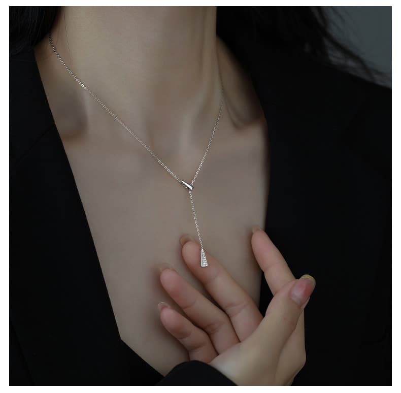 シルバー ネックレス 三角モチーフ ドロップ ネックレス