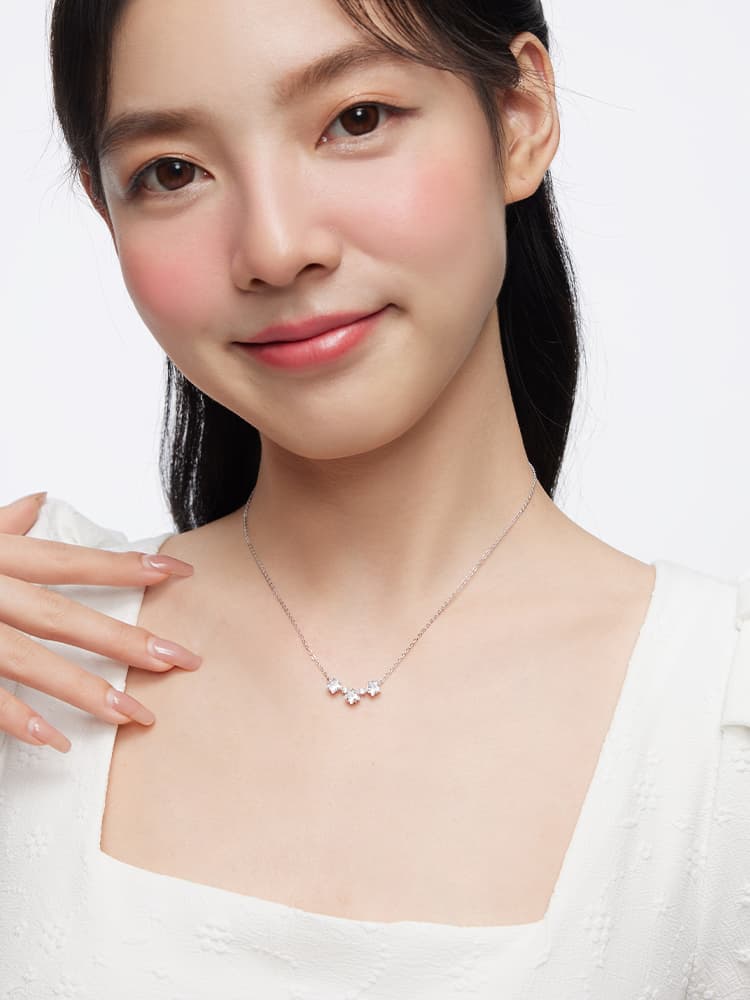 シルバー ネックレス シルバー ネックレス 煌めく星の連なり ペンダント