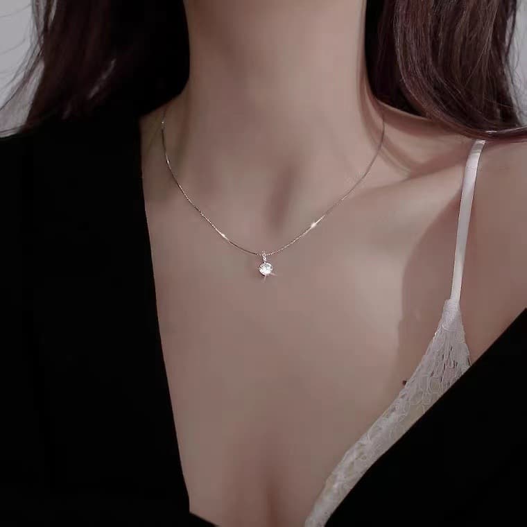 シルバー ネックレス 上品な一粒ジルコニアのペンダントネックレス