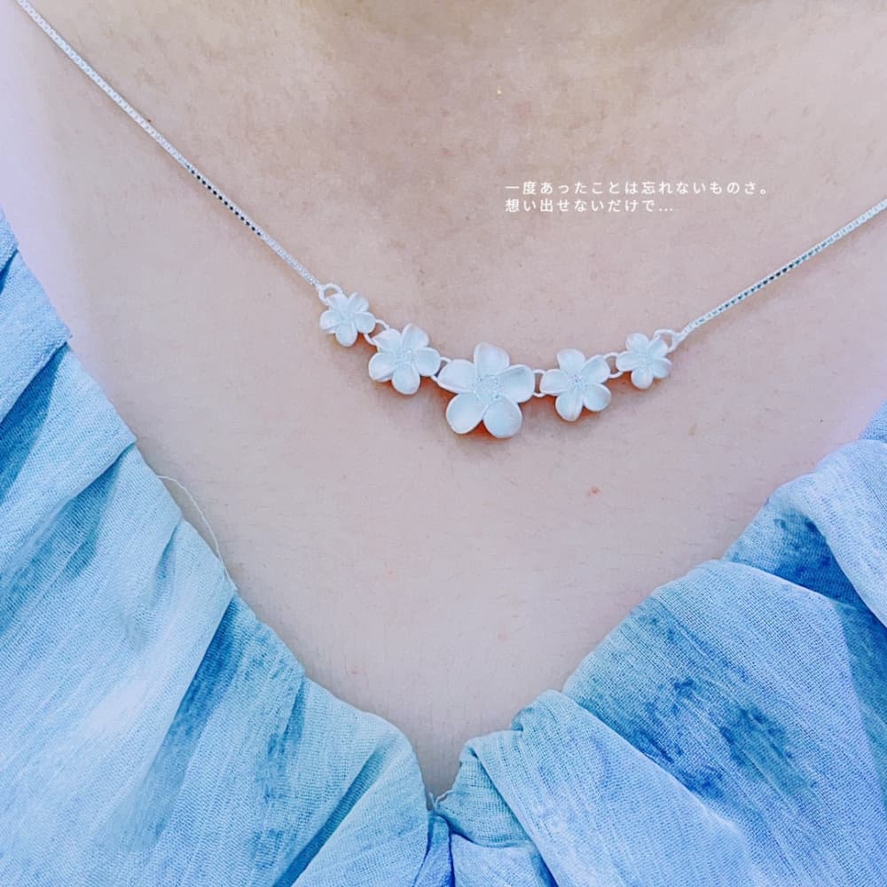 シルバー ネックレス シルバー ネックレス 桜の並び 花のしずく ペンダント