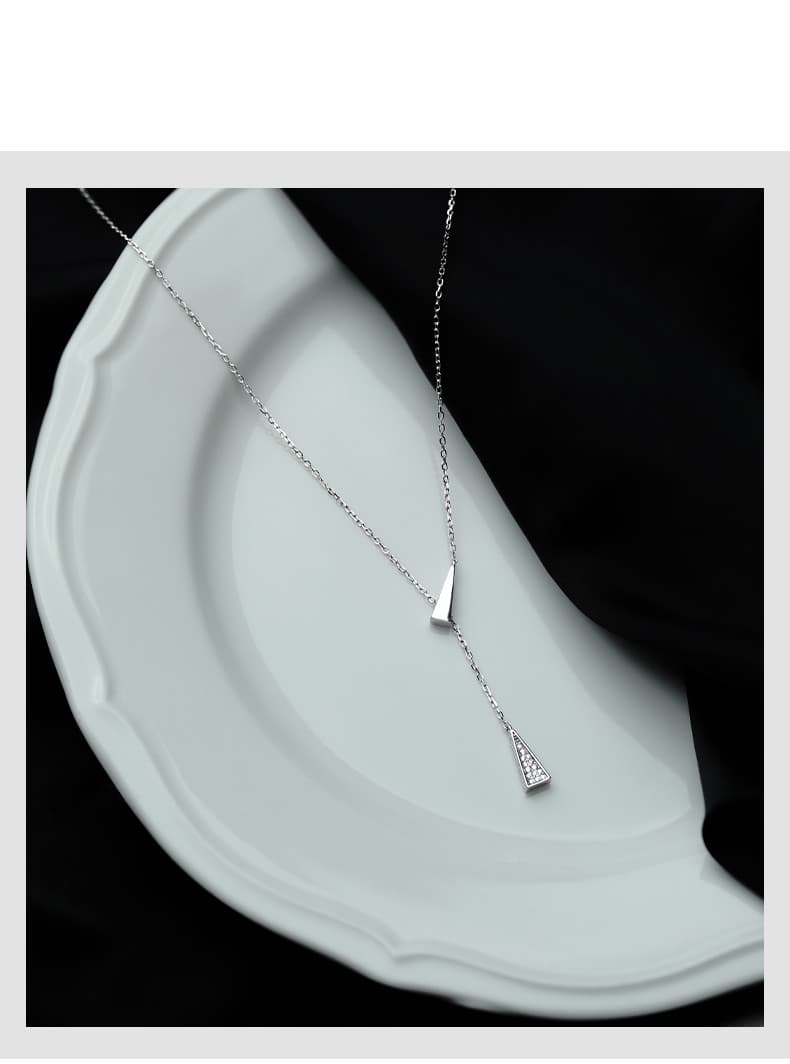 シルバー ネックレス 三角モチーフ ドロップ ネックレス